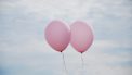 ballonnen roze in de lucht